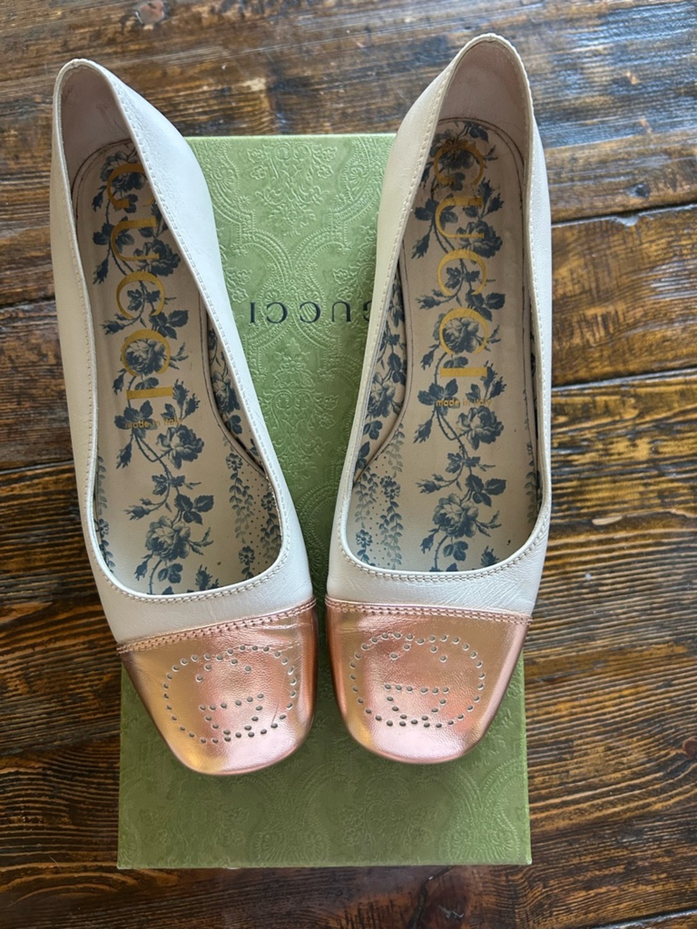 Gucci Cream and Rose Gold Leather Flats size 39